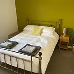 A Lovely 2 Bedded Terrace House Hébergement de vacances *