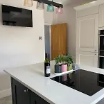 A Lovely 2 Bedded Terrace House Hébergement de vacances York