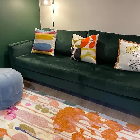 A Lovely 2 Bedded Terrace House * 约克