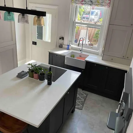 A Lovely 2 Bedded Terrace House 度假居 *