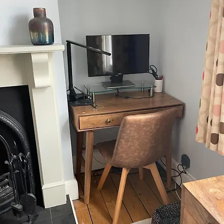 A Lovely 2 Bedded Terrace House York